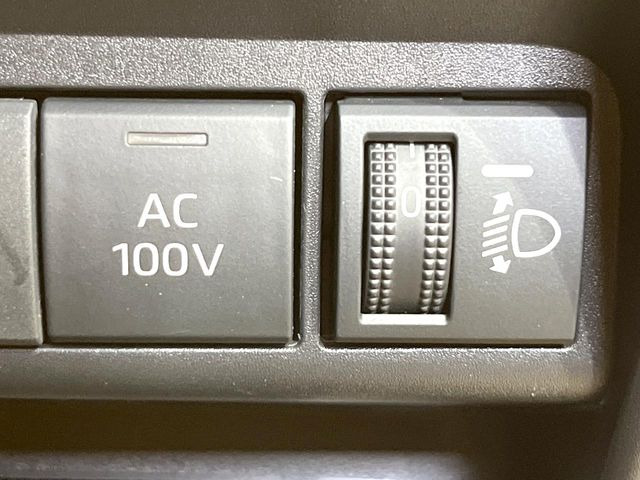 �y�A�N�Z�T���[�R���Z���g�z�L�����v��X�|�[�c�A�A�E�g�h�A�ł̃A�N�e�B�r�e�B�͂������A�ЊQ�E��d�̍ۂɏ����ɂ��Ȃ�AC100V�R���Z���g�𑕔���P�[�^�C��^�u���b�g�A�Q�[���@��̏[�d�ɂ���