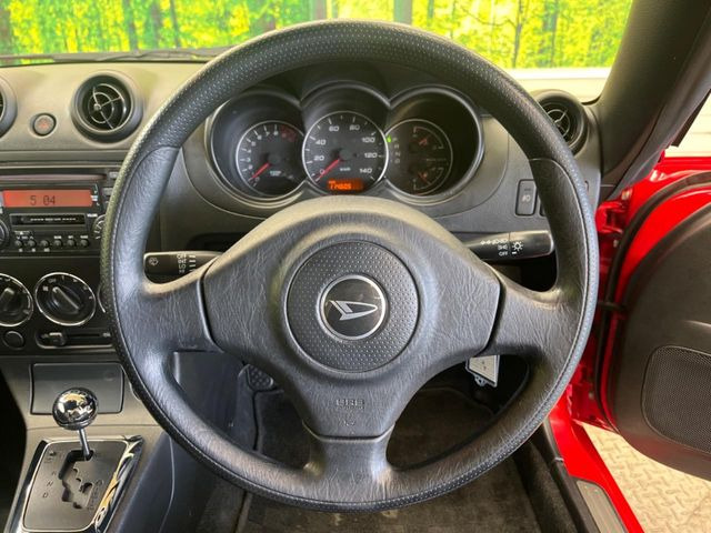 �y�����v�����X�e�A�����O�z�㎿�Ȋv���g�p���邱�ƂŁA��ɂ����������݂ƂĂ��^�]���₷���n���h���ł���