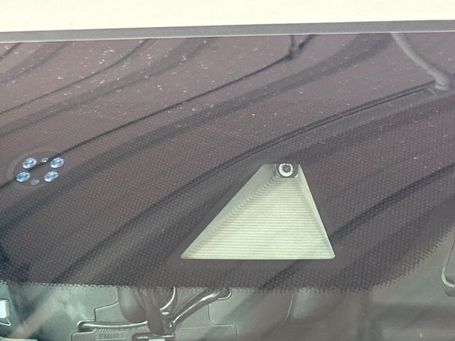 �y�z���_�Z���V���O�z���s���ɑO���̎ԗ�����F�����A�Փ˂������Ȏ��͌x��ƃu���[�L�ŏՓˉ���Ɣ�Q�y�����A�V�X�g�B�����S�Ƀh���C�u�����y���݂��������܂��B