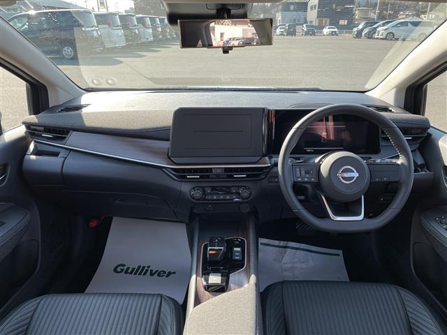 ノートオーラ1.2 G FOUR レザーエディション 4WD