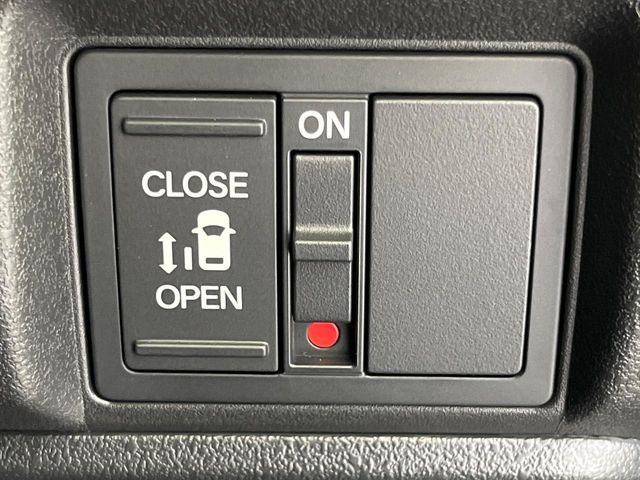 �y�p���[�X���C�h�h�A�z�X�}�[�g�L�[��^�]�Ȃ̃X�C�b�`�ŃX���C�h�h�A�̊J���\���d��������͂����ăh�A���J����K�v�������A���������q�l�ł��A�d���ו��������Ă��鎞�����N�ɊJ���߂ł��܂���