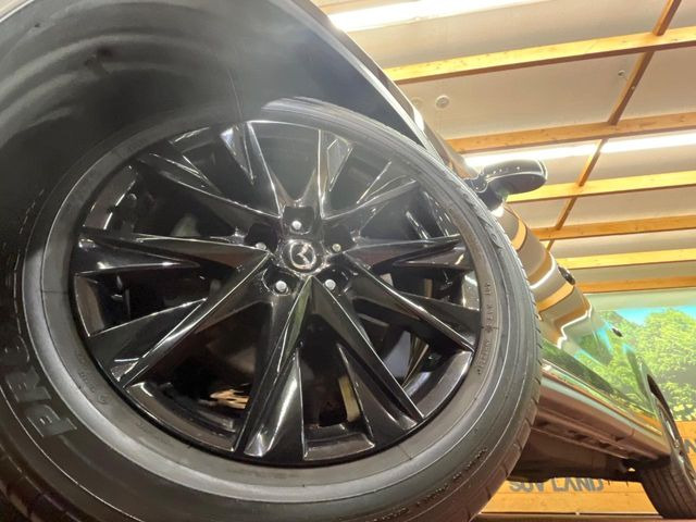 �y����19�C���`�A���~�z�C�[���z�O�ςɃ}�b�`���������A���~�z�C�[���𑕒����Ă���܂��B�e��ЊO�A���~�z�C�[����A�X�^�b�h���X�^�C�����戵�����Ă���܂��B���񂲑��k����������