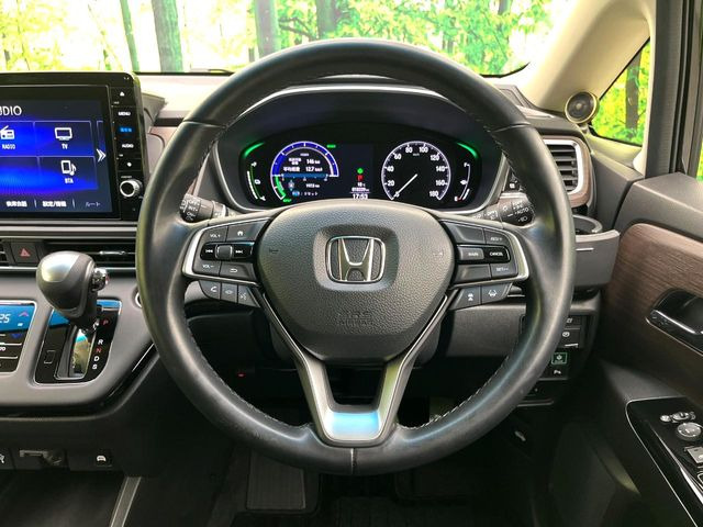 �y�����v�����X�e�A�����O�z�㎿�Ȋv���g�p���邱�ƂŁA��ɂ����������݂ƂĂ��^�]���₷���n���h���ł���