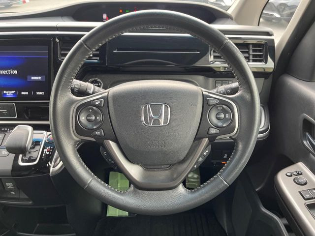 �y�����v�����X�e�A�����O�z�㎿�Ȋv���g�p���邱�ƂŁA��ɂ����������݂ƂĂ��^�]���₷���n���h���ł���