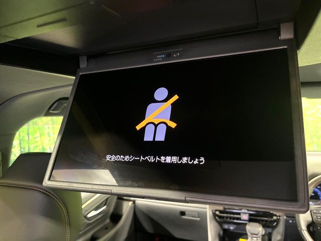【フリップダウンモニター】大画面モニターで後席でもエンタメをお楽しみいただけます。小さなお子様にも大人気の装備です♪