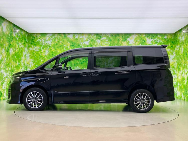 ヴォクシー2.0 ZS 4WD