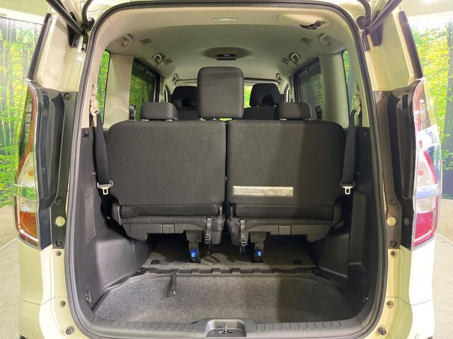 ���i�̂���������ʋ΁A���}���ɏ\���ȉ׎��X�y�[�X���m�ۂ��Ă���܂��B�Z�J���h�V�[�g��|���ƁA�傫�ȉו��̐ύڂ��\�ł���