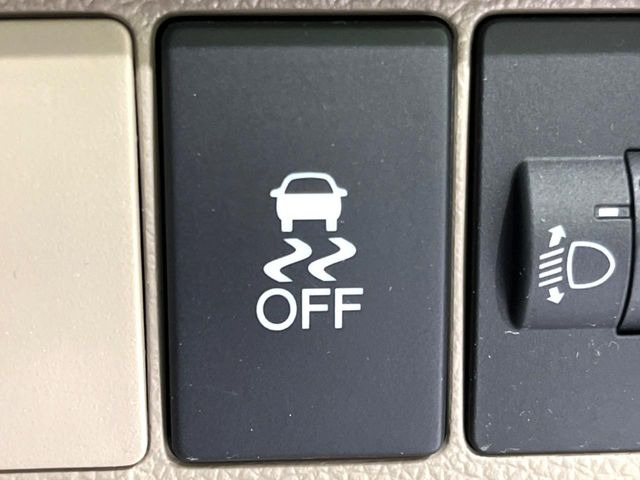 �y������h�~���u�z�ԗ��̉���������m����ƁA�����I�Ɏԗ��̐i�s������ۂ悤�Ɏԗ��𐧌䂵�܂��B�J�̓��ȂǊ���₷���H�ʏ󋵂ł����S�ȉ^�]���\�ł��B