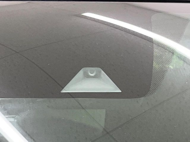 �y�C���e���W�F���g�G�}�[�W�F���V�[�u���[�L�z�t�����g�J�����őO���̎ԗ�����s�҂����m�B�Փ˂������Ȏ��͏Փ˔�Q�y���u���[�L���쓮�A�Փˉ�����T�|�[�g�B�����S�Ƀh���C�u�����y���݂��������܂��B