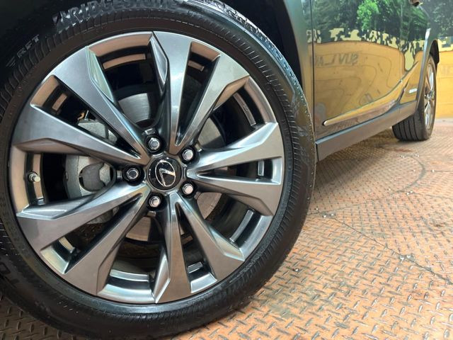 【純正アルミホイール】外観にマッチした純正アルミホイールを装着しております。各種社外アルミホイールや、スタッドレスタイヤも取扱いしております。是非ご相談ください♪