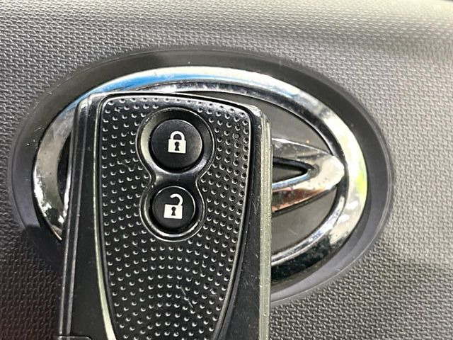 �y�L�[�t���[�V�X�e���z�J�o����|�P�b�g�ɓ��ꂽ�܂܂ł��h�A�̎{���E�������\�ȃX�}�[�g�L�[�𑕔��B�G���W���̃I���E�I�t�����J�M�����o���K�v����������Ƃ��Ă��֗��ł���