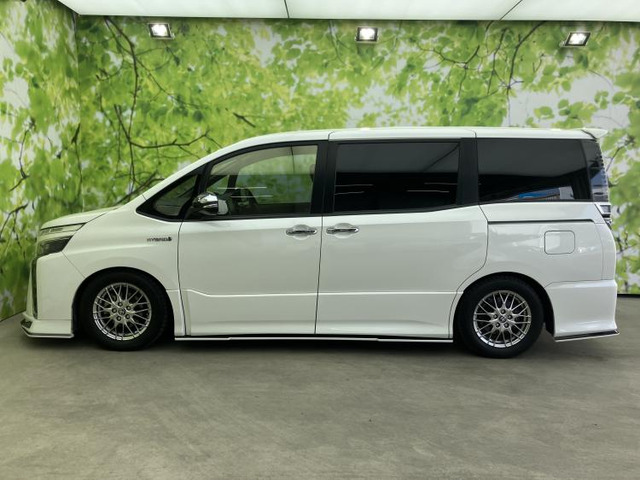 ヴォクシー1.8 ハイブリッド ZS 煌II