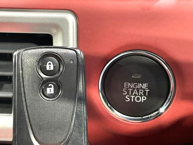 �y�L�[�t���[�V�X�e���z�J�o����|�P�b�g�ɓ��ꂽ�܂܂ł��h�A�̎{���E�������\�ȃX�}�[�g�L�[�𑕔��B�G���W���̃I���E�I�t�����J�M�����o���K�v����������Ƃ��Ă��֗��ł���