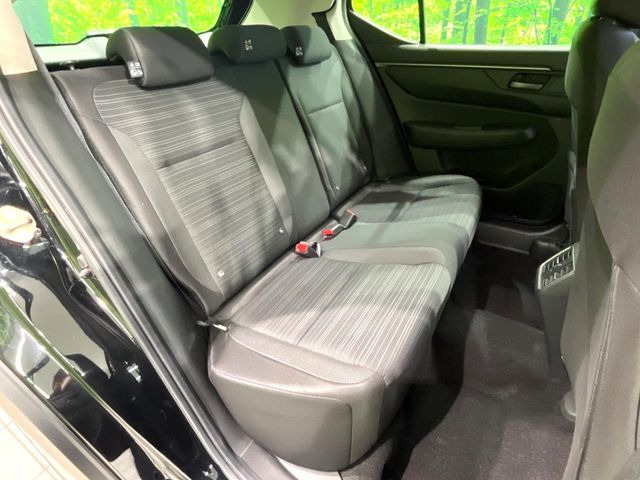 ���i���ȃI���W�i���t���A�}�b�g���I�v�V�����ɂĂ��p�ӂ��Ă���܂��B���D���ȃf�U�C����J���[�����Ԃɍ��킹�đI��ł����������Ƃ��ł��܂���