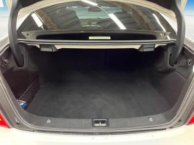 ●トランクルーム:趣味が広がる収容スペース!これだけの広さがあればお買い物やレジャーなどにも最適です!使用感も少なくきれいな状態を維持しております。