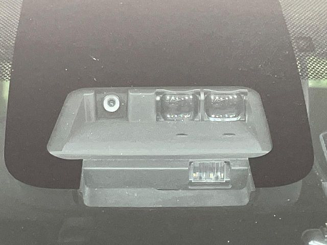 �y�g���^�Z�[�t�e�B�Z���X�z���s���ɑO���̎ԗ�����F�����A�Փ˂������Ȏ��͌x��ƃu���[�L�ŏՓˉ���Ɣ�Q�y�����A�V�X�g�B�����S�Ƀh���C�u�����y���݂��������܂��B