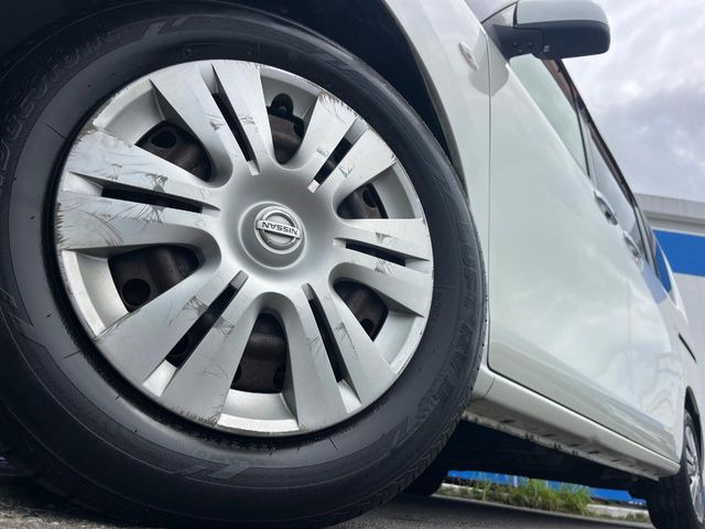 �y����15�C���`�A���~�z�C�[���z�O�ςɃ}�b�`���������A���~�z�C�[���𑕒����Ă���܂��B�e��ЊO�A���~�z�C�[����A�X�^�b�h���X�^�C�����戵�����Ă���܂��B���񂲑��k����������