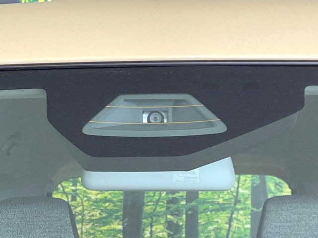 【スズキ セーフティサポート】走行中に前方の車両等を認識し、衝突しそうな時は警報とブレーキで衝突回避と被害軽減をアシスト。より安全にドライブをお楽しみいただけます。