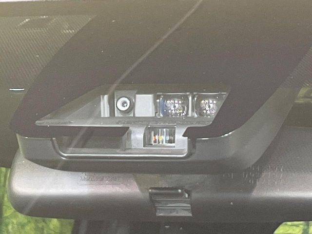 �y�g���^�Z�[�t�e�B�Z���X�z���s���ɑO���̎ԗ�����F�����A�Փ˂������Ȏ��͌x��ƃu���[�L�ŏՓˉ���Ɣ�Q�y�����A�V�X�g�B�����S�Ƀh���C�u�����y���݂��������܂��B