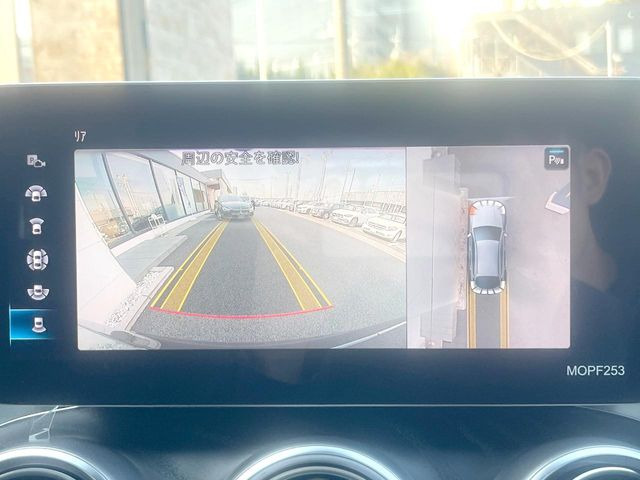 ���p�m���~�b�N�r���[���j�^�[:��p�̃J�����ɂ��A�ォ�猩���낵���悤�Ȏ��_��360�x�N���}�̎��͂��m�F���邱�Ƃ��ł��܂������p�������m�F���₷���A�����ꏊ�ł̐؂�Ԃ��⒓�Ԃ��X���[�Y�ɍs���܂��B