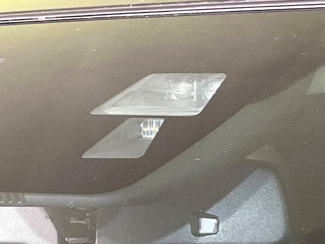 �y�X�}�[�g�V�e�B�u���[�L�T�|�[�g�z�ᑬ���s���ɑO���̎ԗ�����F�����A�Փ˂������Ȏ��͌x��ƃu���[�L�ŏՓˉ���Ɣ�Q�y�����A�V�X�g�B�����S�Ƀh���C�u�����y���݂��������܂��B