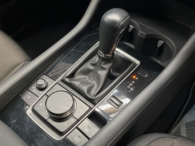 �y�I�[�g�u���[�L�z�[���h�z�M���҂���a�؂Œ�Ԏ��Ƀu���[�L���瑫�𗣂��Ă��A��~��Ԃ�ێ����Ă���܂��B�O�i����Ƃ��̓A�N�Z���𓥂߂Ύ����ŉ��������̂ň��S��X���^�]���y�ɂȂ�܂���