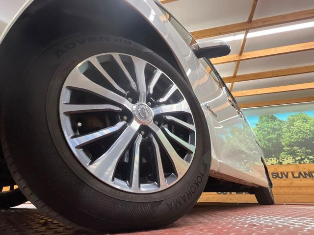 �y����15�C���`�A���~�z�C�[���z�O�ςɃ}�b�`���������A���~�z�C�[���𑕒����Ă���܂��B�e��ЊO�A���~�z�C�[����A�X�^�b�h���X�^�C�����戵�����Ă���܂��B���񂲑��k����������