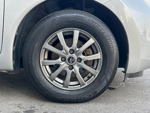 【14インチアルミホイール】外観にマッチしたアルミホイールを装着しております。各種アルミホイールや、スタッドレスタイヤも取扱いしております。是非ご相談ください♪
