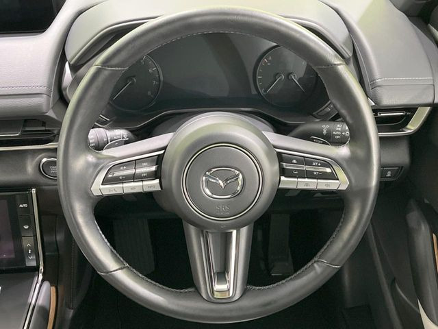 �y�����v�����X�e�A�����O�z�㎿�Ȋv���g�p���邱�ƂŁA��ɂ����������݂ƂĂ��^�]���₷���n���h���ł���