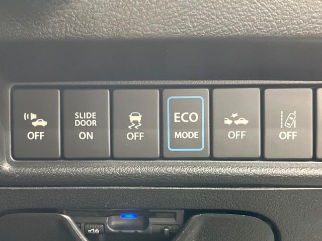 �y�Փˌy���V�X�e���z���s���ɑO���̎ԗ�����F�����A�Փ˂������Ȏ��͌x��ƃu���[�L�ŏՓˉ���Ɣ�Q�y�����A�V�X�g�B�����S�Ƀh���C�u�����y���݂��������܂��B