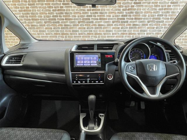 フィット1.3 13G Fパッケージ 4WD