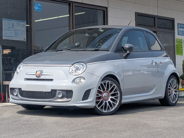 アバルト595ツーリズモ リミテッド