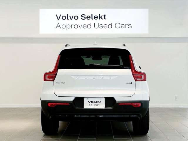 XC40ウルトラ B4 AWD ダークエディション 4WD