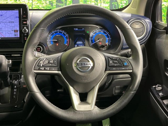 �y�����v�����X�e�A�����O�z�㎿�Ȋv���g�p���邱�ƂŁA��ɂ����������݂ƂĂ��^�]���₷���n���h���ł���