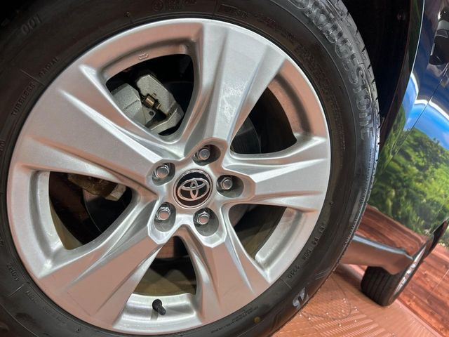 �y����17�C���`�A���~�z�C�[���z�O�ςɃ}�b�`���������A���~�z�C�[���𑕒����Ă���܂��B�e��ЊO�A���~�z�C�[����A�X�^�b�h���X�^�C�����戵�����Ă���܂��B���񂲑��k����������