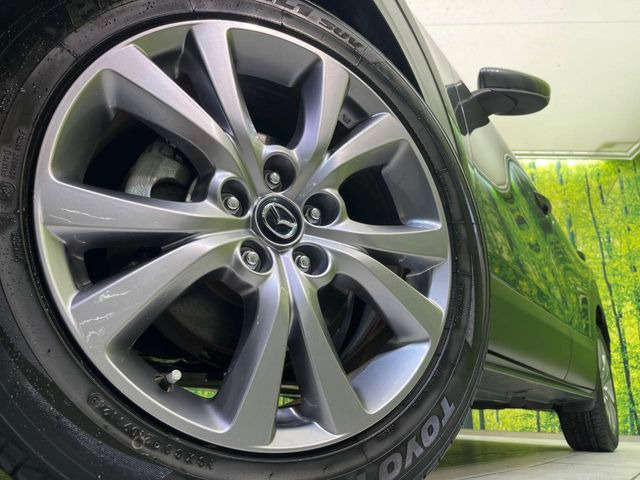 �y����18�C���`�A���~�z�C�[���z�O�ςɃ}�b�`���������A���~�z�C�[���𑕒����Ă���܂��B�e��ЊO�A���~�z�C�[����A�X�^�b�h���X�^�C�����戵�����Ă���܂��B���񂲑��k����������