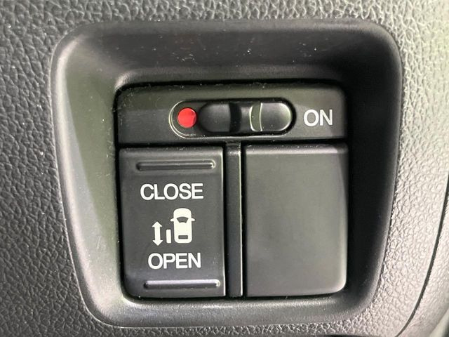 �y�p���[�X���C�h�h�A�z�X�}�[�g�L�[��^�]�Ȃ̃X�C�b�`�ŃX���C�h�h�A�̊J���\���d��������͂����ăh�A���J����K�v�������A���������q�l�ł��A�d���ו��������Ă��鎞�����N�ɊJ���߂ł��܂���