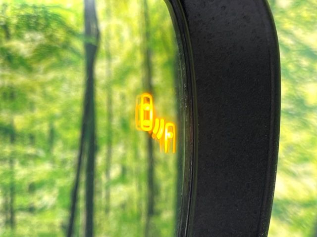 �y�u���C���h�X�|�b�g���j�^�[�z���s���A�h�A�~���[�̎��p�ɂȂ�₷���ӏ��Ɍ㑱�Ԃ��ڋ߂���ƃT�C�h�~���[�̃����Y�Ɍx����\��!�h���C�o�[�ɒ��ӊ��N�����Ă���܂��B