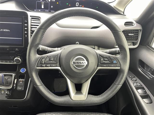 セレナ1.2 e-POWER ハイウェイスターV アーバンクロム