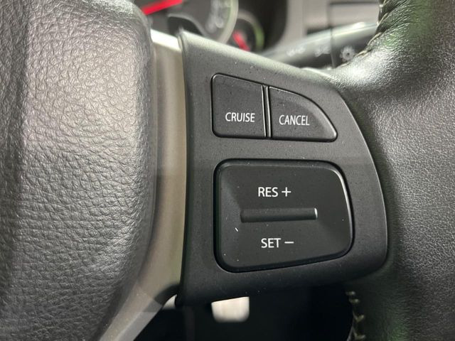 �y�N���[�Y�R���g���[���z�������H�����N���N���s�B�A�N�Z���𗣂��Ă���葬�x�ő��s���ł��A�������^�]���̕��S���y��!�����E�������ȒP�ȃX�C�b�`����Œ����ł��܂��B