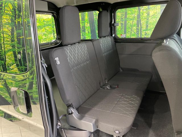 ���i���ȃI���W�i���t���A�}�b�g���I�v�V�����ɂĂ��p�ӂ��Ă���܂��B���D���ȃf�U�C����J���[�����Ԃɍ��킹�đI��ł����������Ƃ��ł��܂���