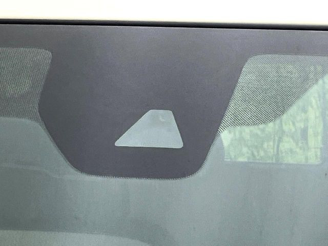 �y�C���e���W�F���g�G�}�[�W�F���V�[�u���[�L�z�t�����g�J�����őO���̎ԗ�����s�҂����m�B�Փ˂������Ȏ��͏Փ˔�Q�y���u���[�L���쓮�A�Փˉ�����T�|�[�g�B�����S�Ƀh���C�u�����y���݂��������܂��B