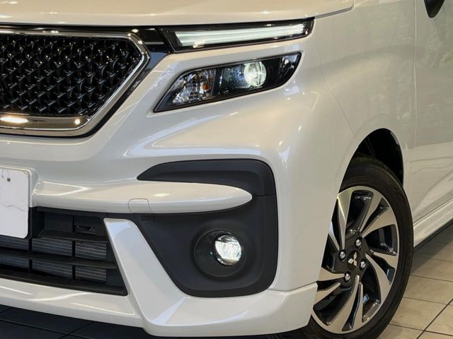 �yLED�w�b�h���C�g�z���V����ԑ��s�����ǍD�Ȏ��E���m�ۂ����S���ĉ^�]�ł��鍂�P�xLED�w�b�h���C�g�𑕔�!�_�����x�������A����d�͂��}�����Ă��܂��B