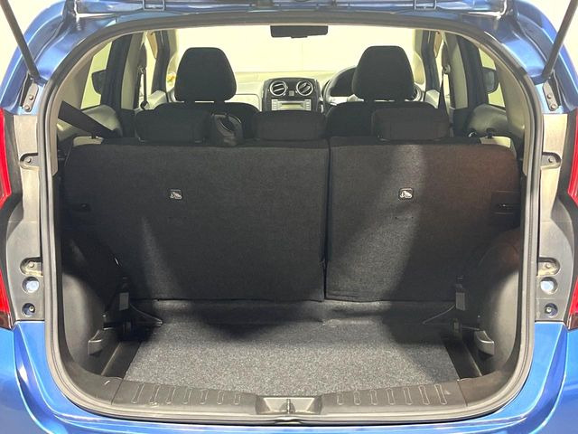 ���i�̂���������ʋ΁A���}���ɏ\���ȉ׎��X�y�[�X���m�ۂ��Ă���܂��B�Z�J���h�V�[�g��|���ƁA�傫�ȉו��̐ύڂ��\�ł���