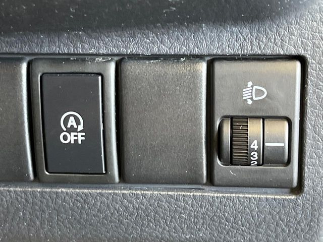 �y�A�C�h�����O�X�g�b�v�z�ԐM����a�؂Œ�Ԃ����ۂɃG���W�����~���A���ʂȔR���̏����}���܂��B�R��������ی�ɂȂ���@�\��G���W���̓u���[�L�𗣂��΍Ďn�����܂��B