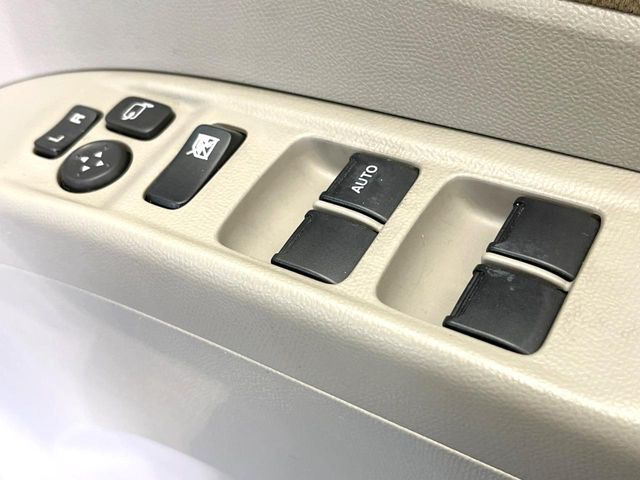 �y�d���i�[�~���[�z�T�C�h�~���[�͓d���i�[���ƂȂ��Ă���A�������ԏ�ł��L�Y�������X�N��}�����܂��B