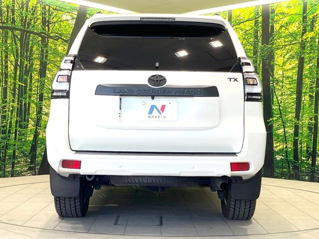 安心の最長10年・走行無制限保証(有償)をご用意。保証内容も充実はもちろん、無料点検&オイル交換や、年中無休の全国・24時間ロードサービスも付帯されておりますのでご安心下さい。