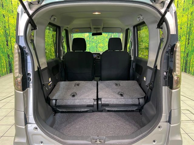 ���i�̂���������ʋ΁A���}���ɏ\���ȉ׎��X�y�[�X���m�ۂ��Ă���܂��B�Z�J���h�V�[�g��|���ƁA�傫�ȉו��̐ύڂ��\�ł���