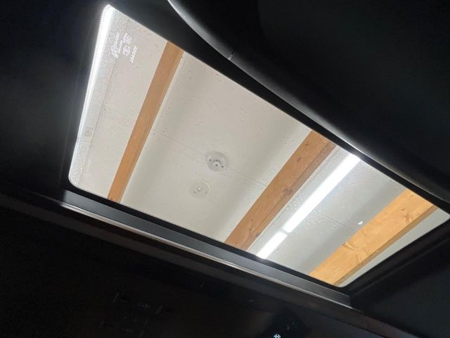 �y���E�Ɨ����[�����[�t�z2��ڍ��E�Ȃɂ��ꂼ��z�u���ꂽ�K���X���[�t!�������ɍ��킹�ĕБ������V�F�[�h��߂邱�Ƃ��\�ł�!