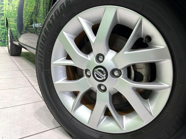 �y����15�C���`�A���~�z�C�[���z�O�ςɃ}�b�`���������A���~�z�C�[���𑕒����Ă���܂��B�e��ЊO�A���~�z�C�[����A�X�^�b�h���X�^�C�����戵�����Ă���܂��B���񂲑��k����������